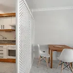 Apartament Floritas 1 *